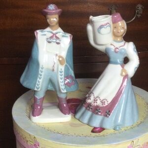 2 vintage yona pieces. 9 inches